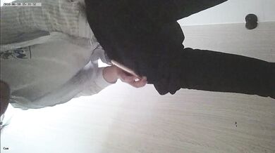 胖女孩 大专女厕全景偷拍众多的学妹前来嘘嘘各种美鲍轮番呈现 (1)